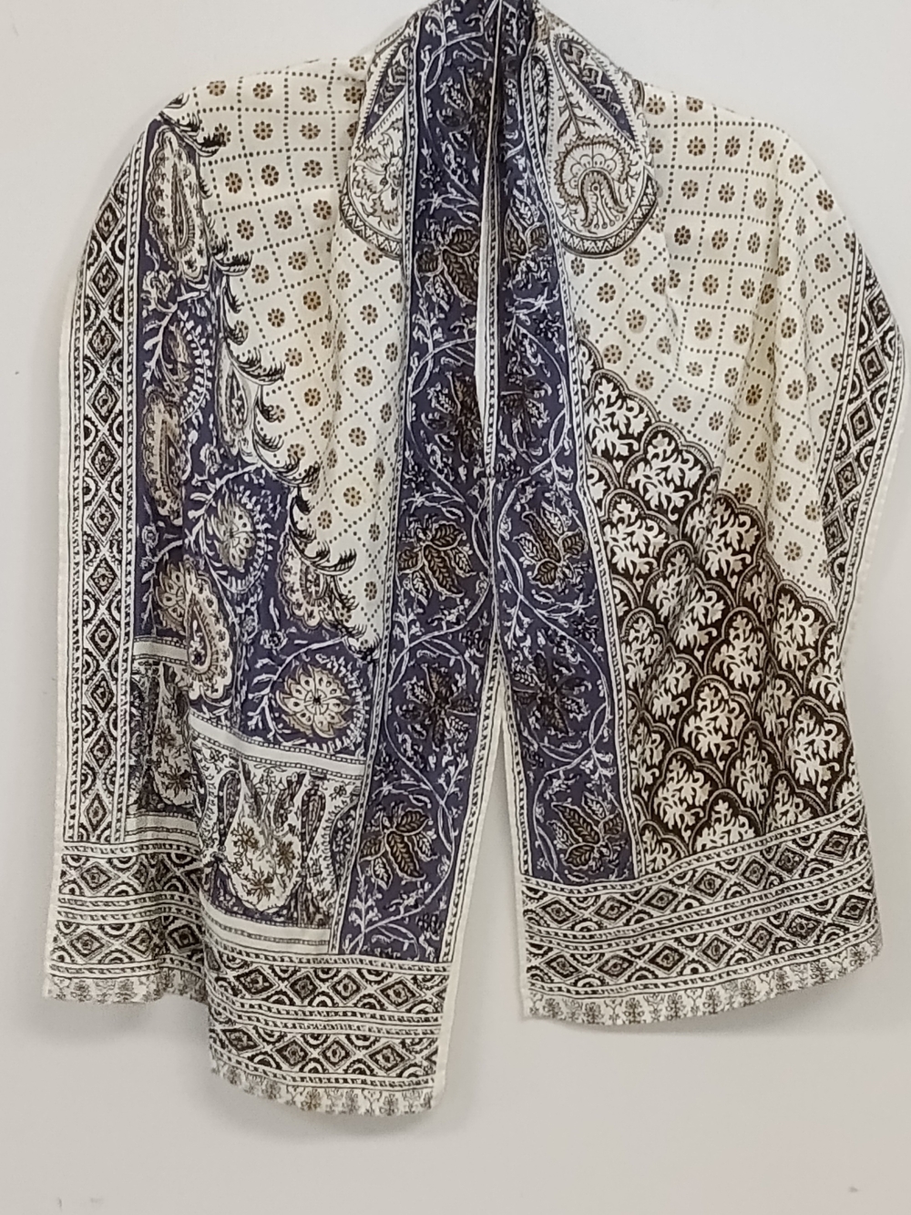 Vintage Talbots 100% Silk Navy Cream Paisley Rectangle Scarf Wrap Preppy Classic